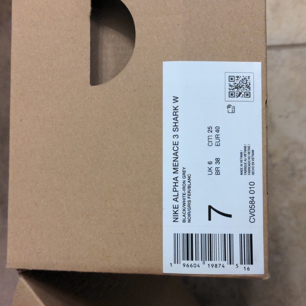 Nike cleats - Picture 2 of 4